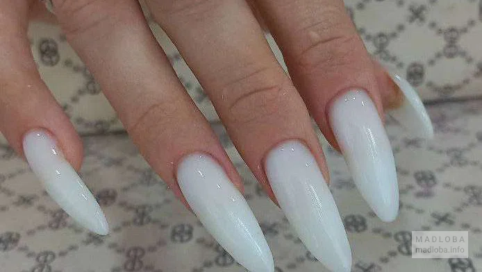 Dona Nail manicure