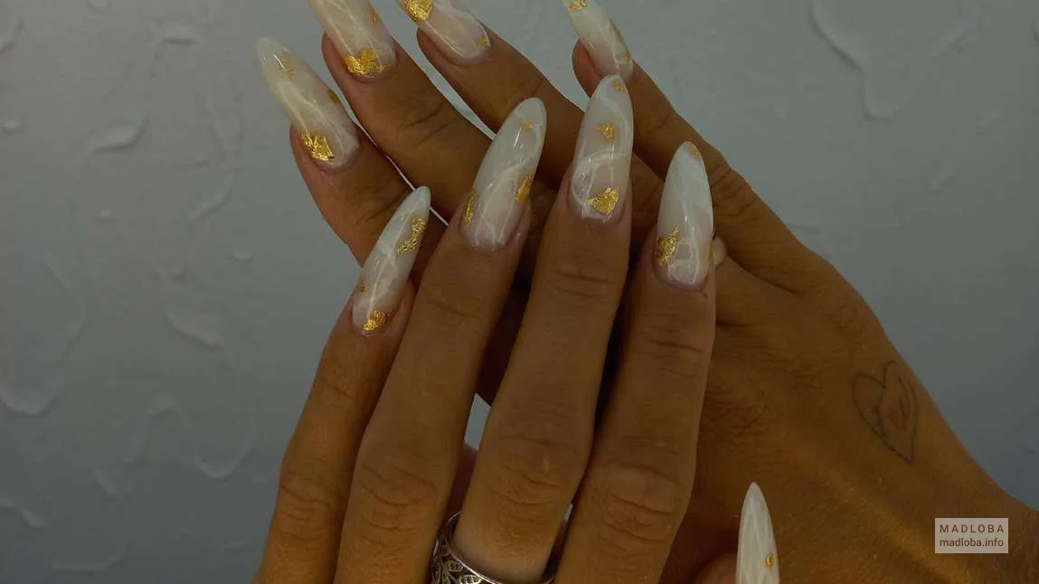 Dona Nail manicure