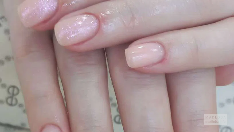 Dona Nail manicure