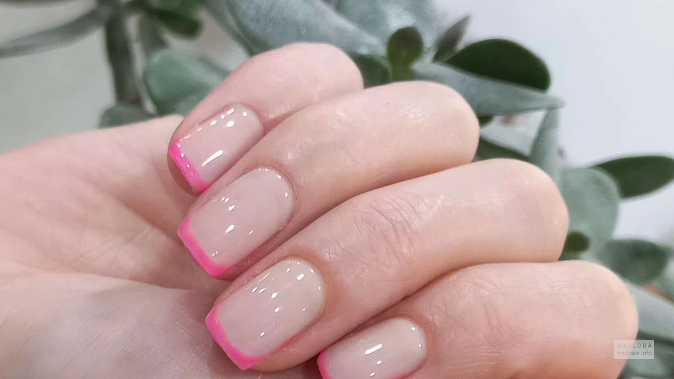 Dona Nail manicure