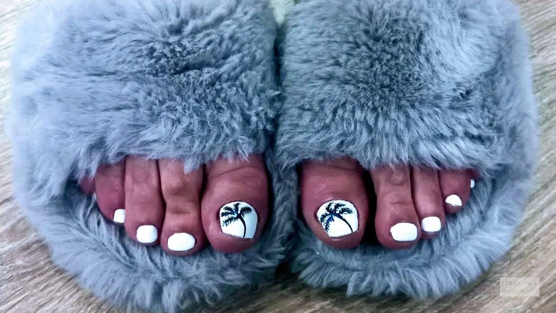 Dona Nail педикюр