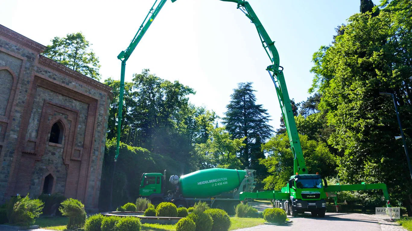 Производитель различных марок цемента "Heidelberg Cement Georgia" машины