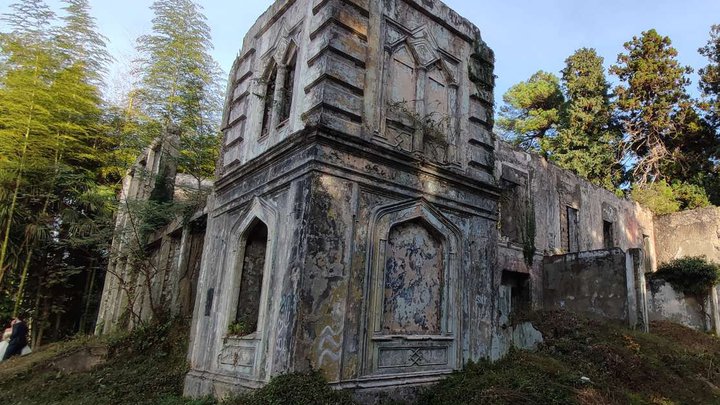 Serebryakov's abandoned villa