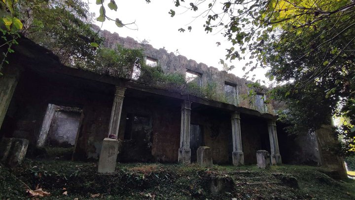 Serebryakov's abandoned villa