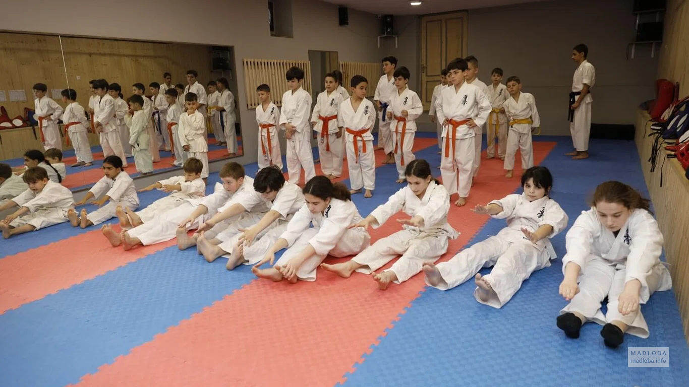 Разминка в спортивной школе 126 Dojo