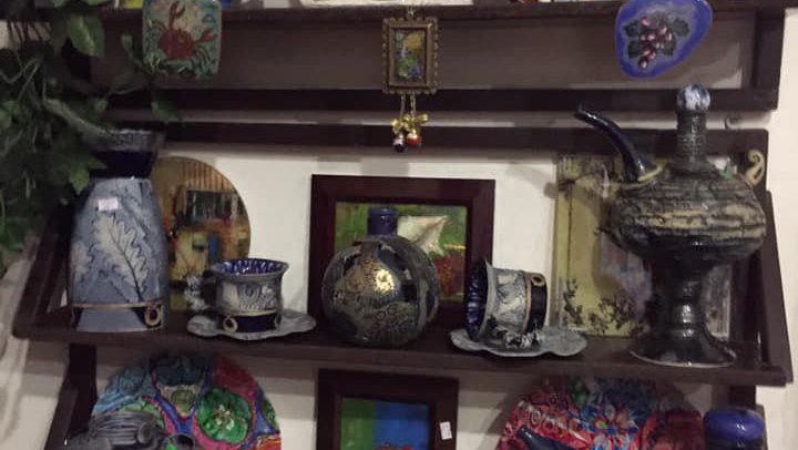 Manana's Art Salon