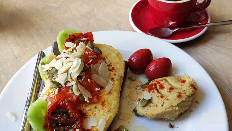 Подача блюда в Cafe Erti Kava