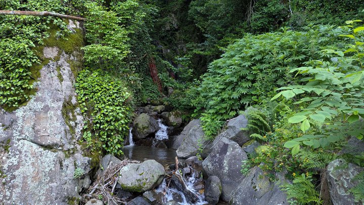Kapnistavi Waterfall