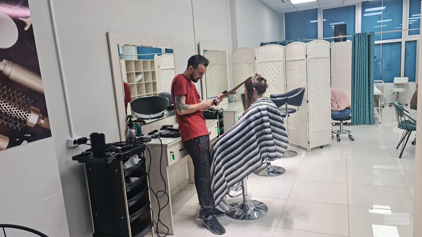 Салон красоты "COWORKING BEAUTY TIME" рабочая атмосфера