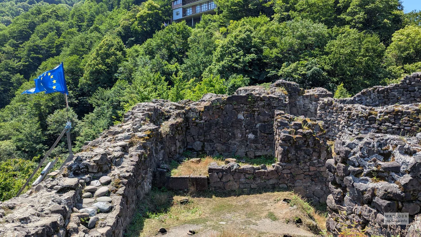 Крепость Гвара - крепость в национальном парке Мачахела