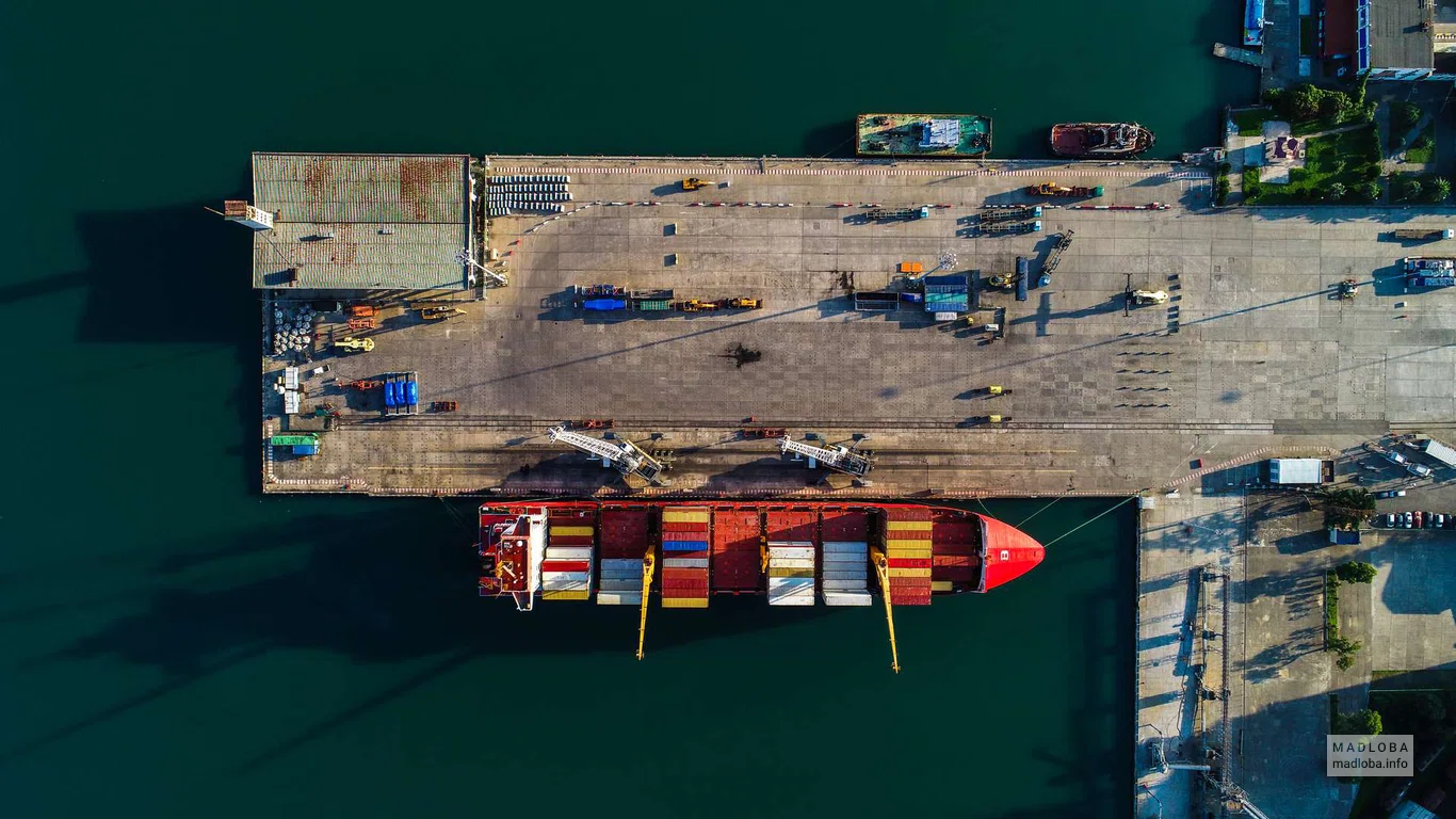 ფოთის საზღვაო ნავსადგური (APM Terminals Poti)