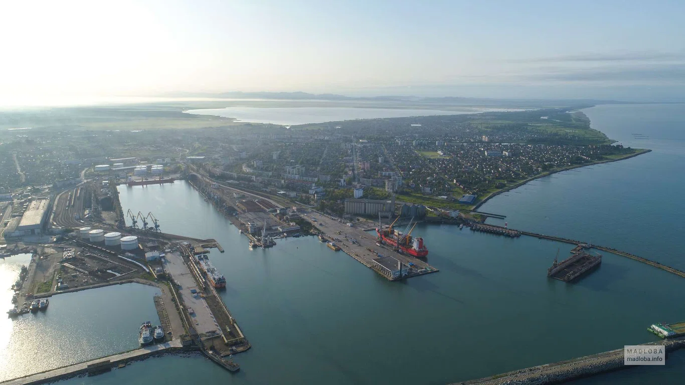 ფოთის საზღვაო ნავსადგური (APM Terminals Poti)