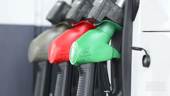 Заправка "Rompetrol Georgia" заправочные пистолеты