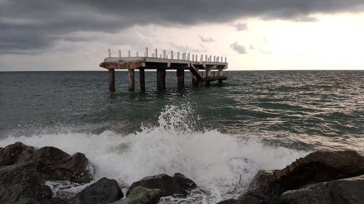 Destroyed pier (New Boulevard)