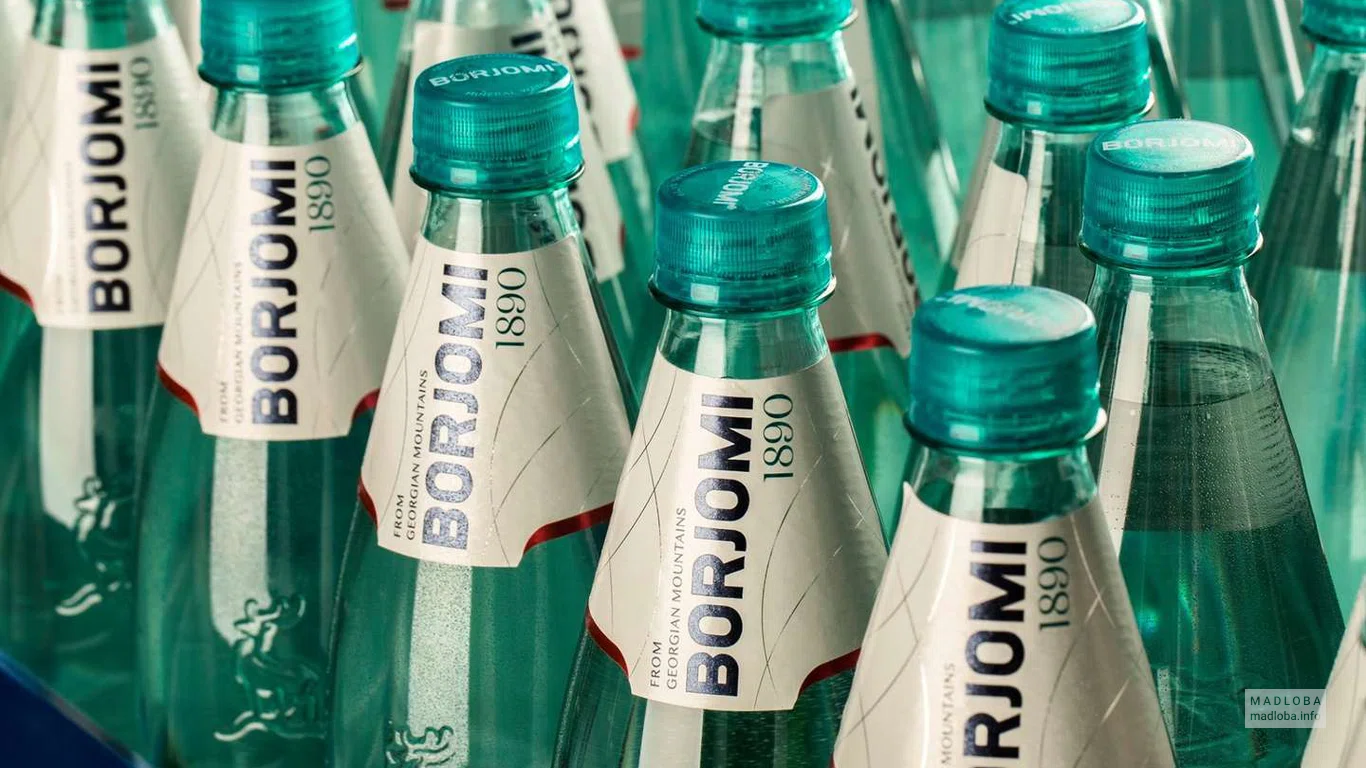 Поставщик родниковых и минеральных вод "IDS Borjomi Georgia" бутылки