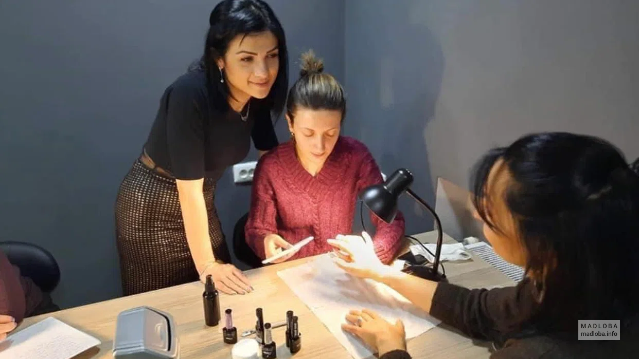 Обучение мастеров для салонов красоты "Academy Ideal Nail"