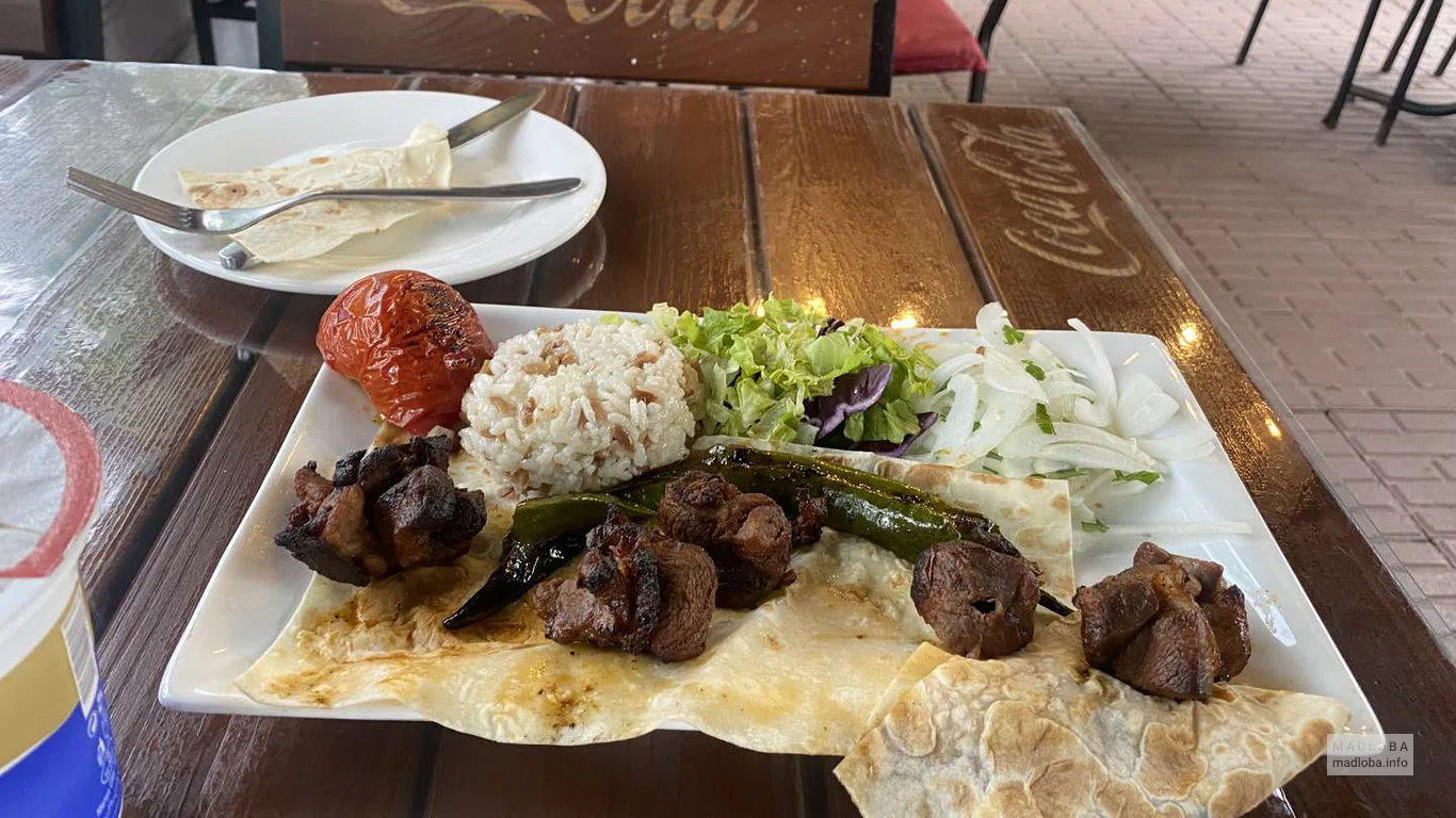 Мясо в лаваше