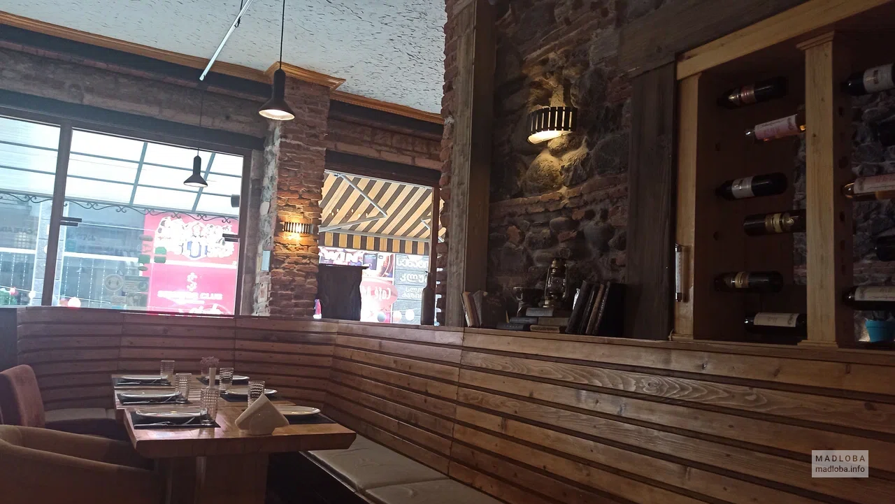 VIP в зале Cafe Adjara