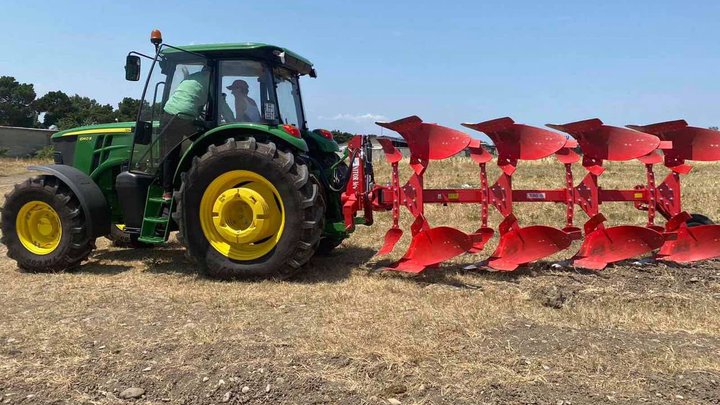 Оптовая торговля с/х техникой "Agro Motors"