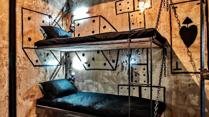 Alcatraz Jail-Hostel