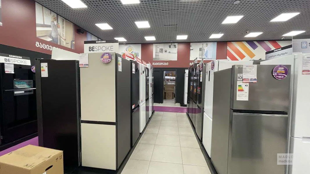 Холодильники в магазине "Alta" в Кутаиси
