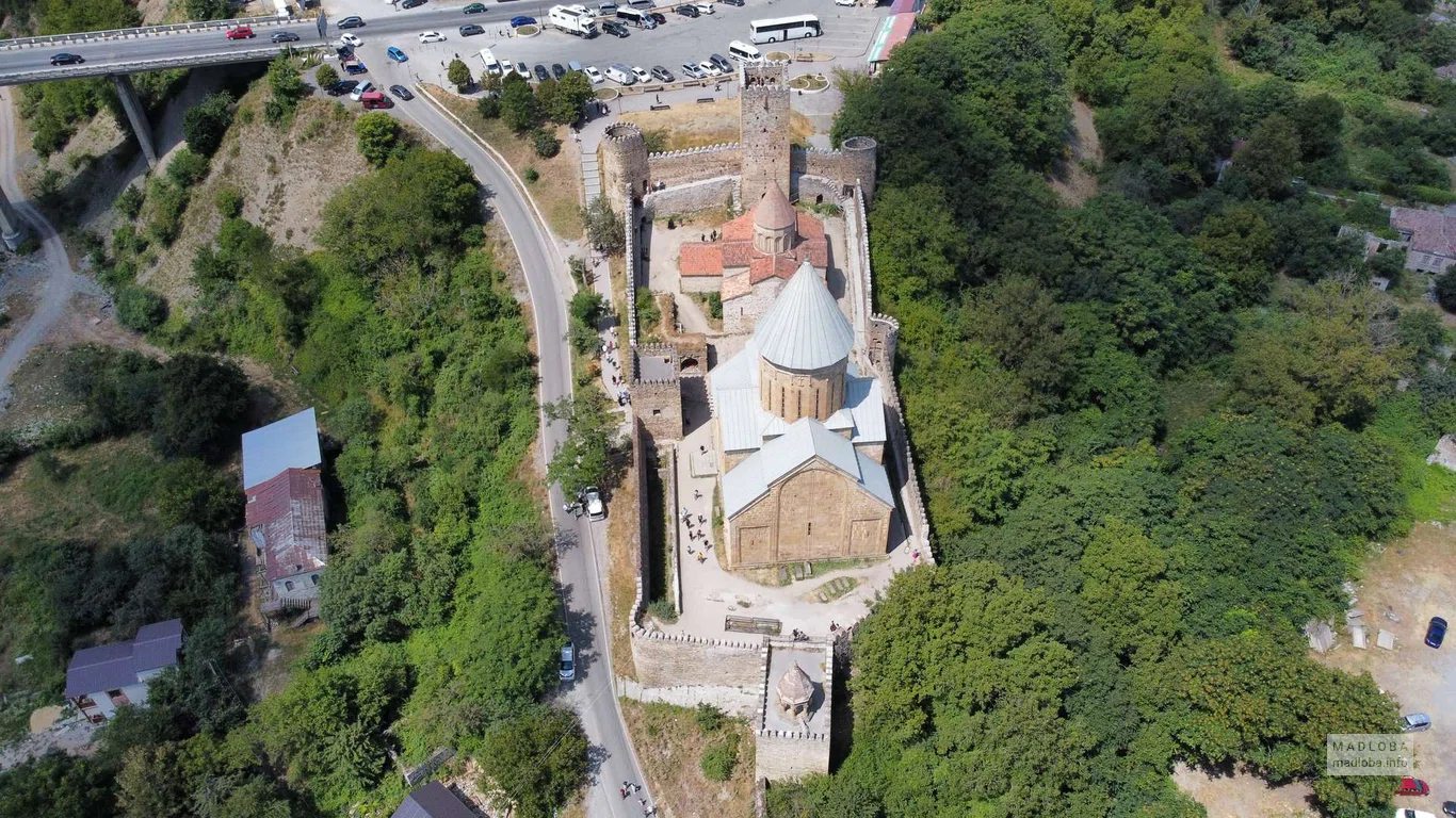 ანურის ციხის ტერიტორია