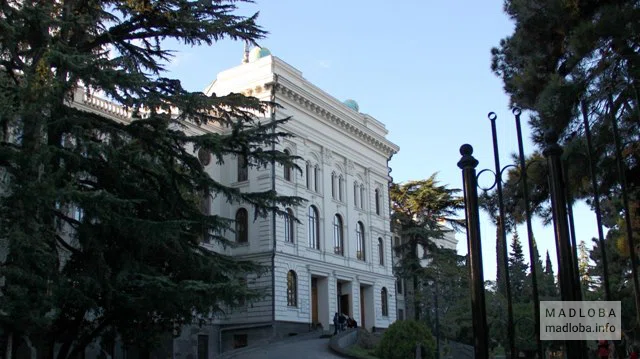 Здание Музея Арнольда Чикобавы