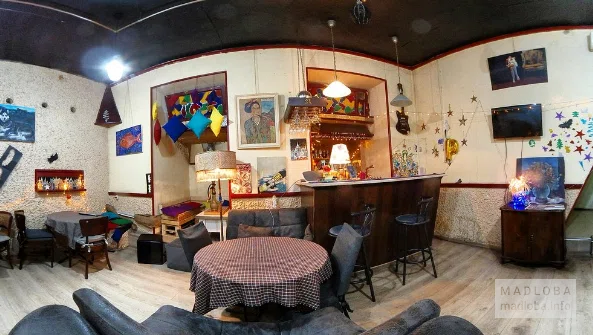 Art Cafe dot 2