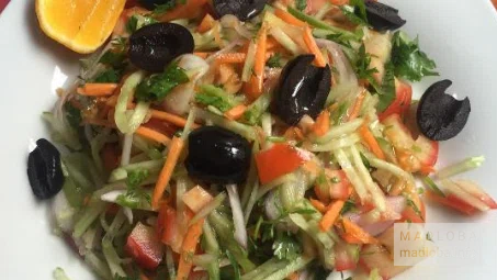 Азиатский овощной салат в Asian Cuisine
