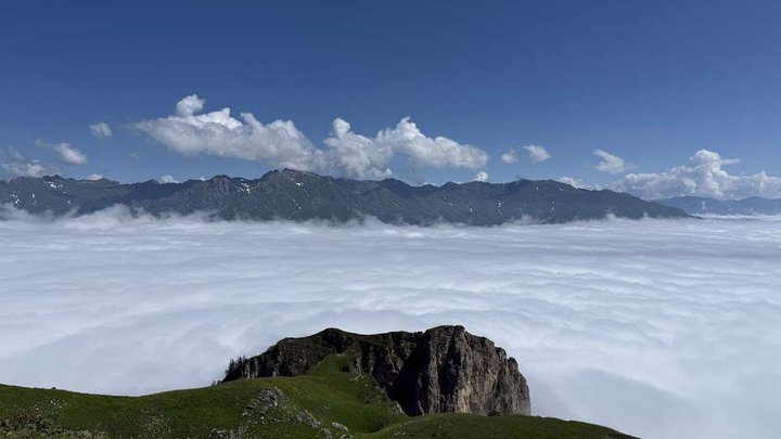 Askhi Plateau