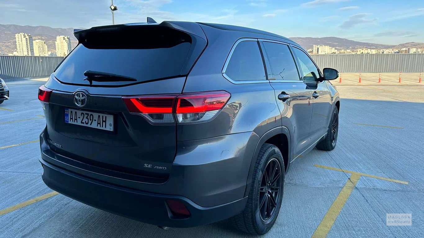 Toyota на прокат в Auto Rent Batumi