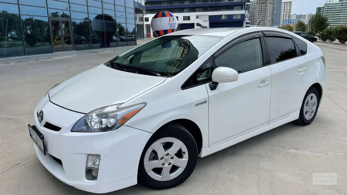 Toyota в прокат в Auto Rent Batumi