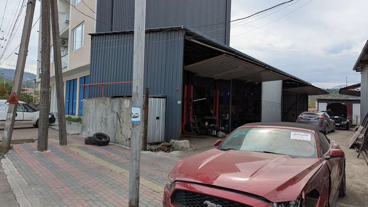 Car service (Abashidze St., 147)