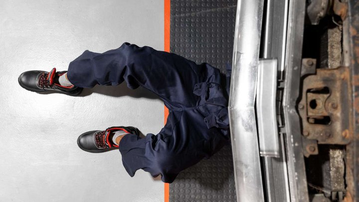 Car service, auto repair center (Odyssey Dimitriadi St. 5)