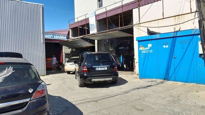 Car service (1st turn Khakhuli 1)