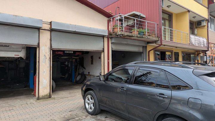 Car service (Lermontov St.)