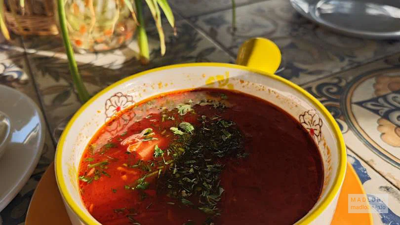 Борщ с зеленью