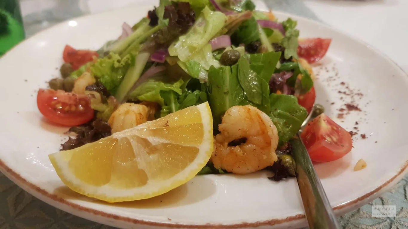 Салат с морепродуктами