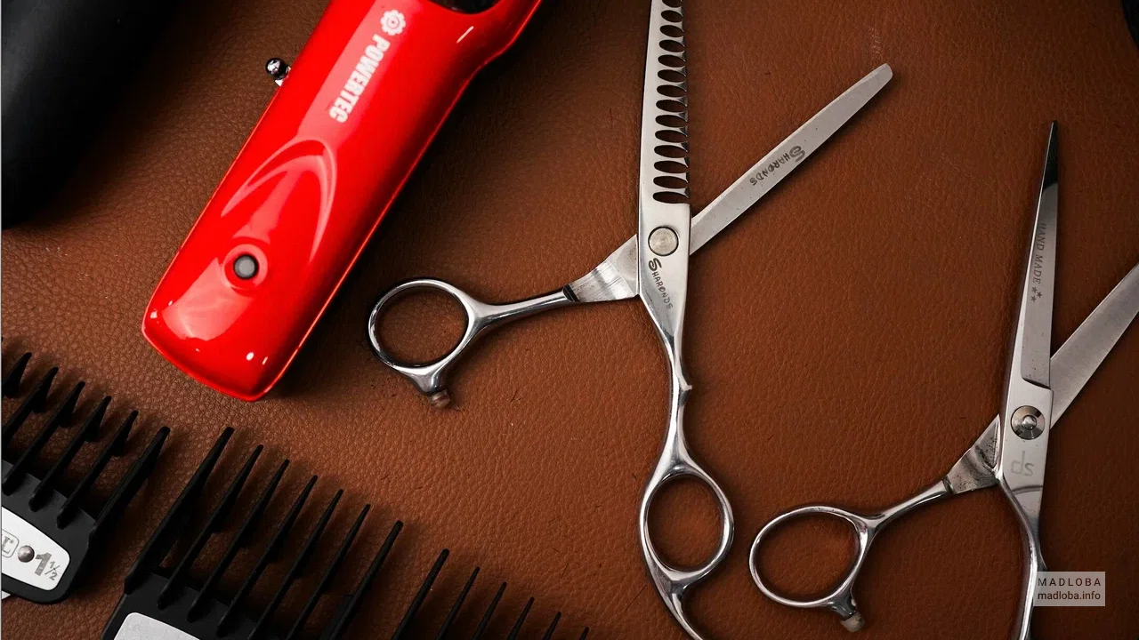 Barbershop The Brothers рабочие принадлежности