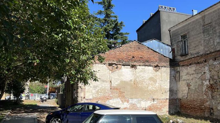 Parking near TBS Bank on Grishashvili street 26