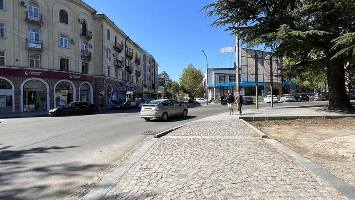 Parking near TBS Bank on Grishashvili street 26