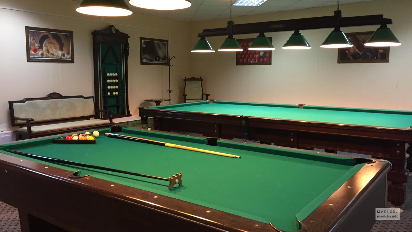 Billiard Club 111