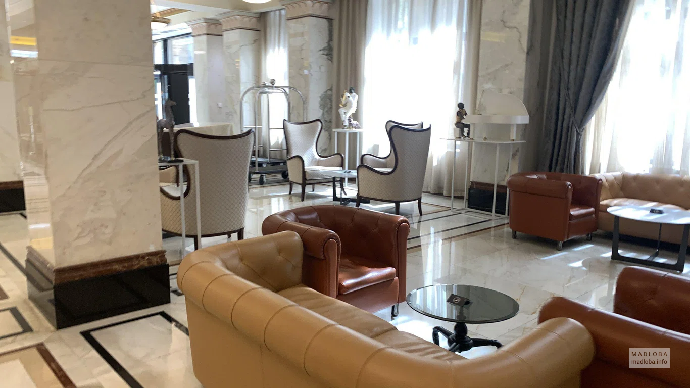 Место для отдыха в The Biltmore Hotel Tbilisi