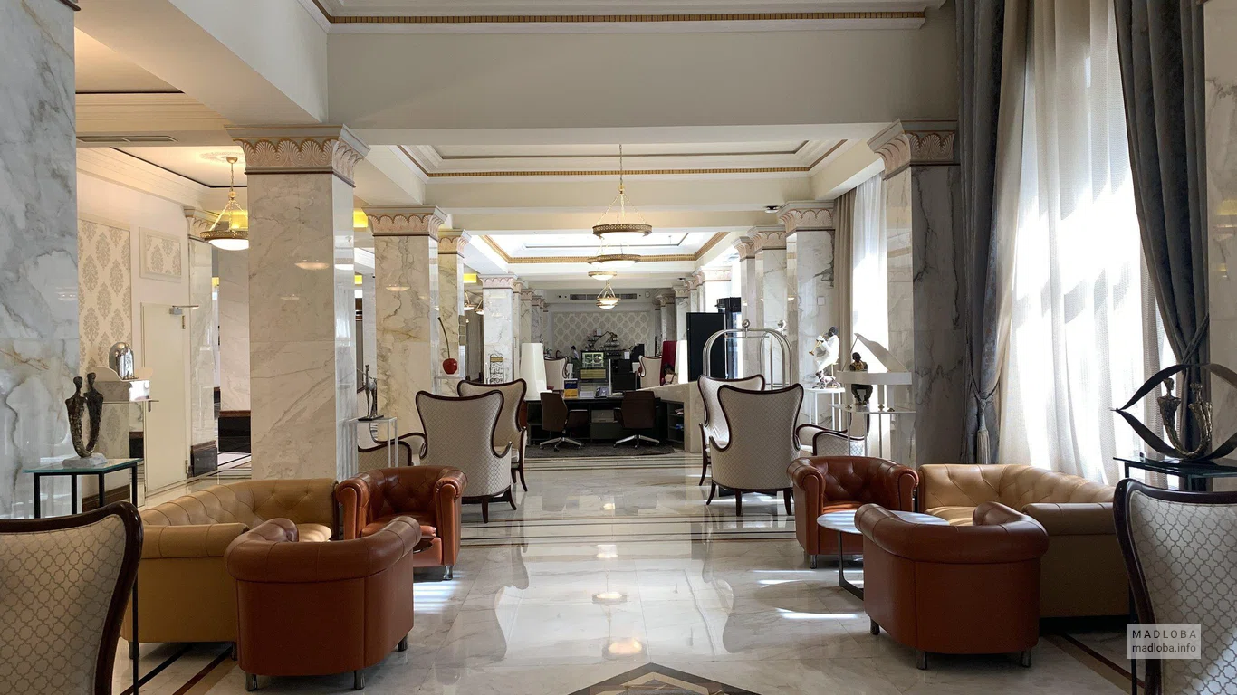 Место для отдыха в The Biltmore Hotel Tbilisi