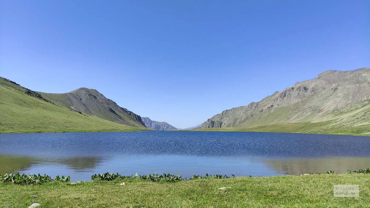 Black Rock Lake — альпийское озеро на границе Грузии и Дагестана