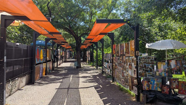 Dry Bridge Market