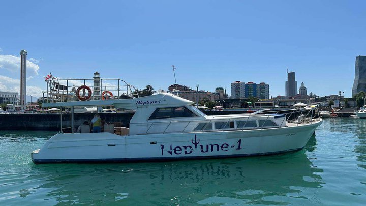 Большая яхта "Neptune-1"