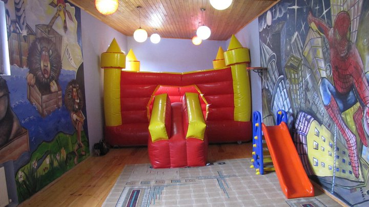 Event House Boom