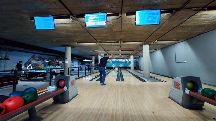 Arena - Bowling & Billiards