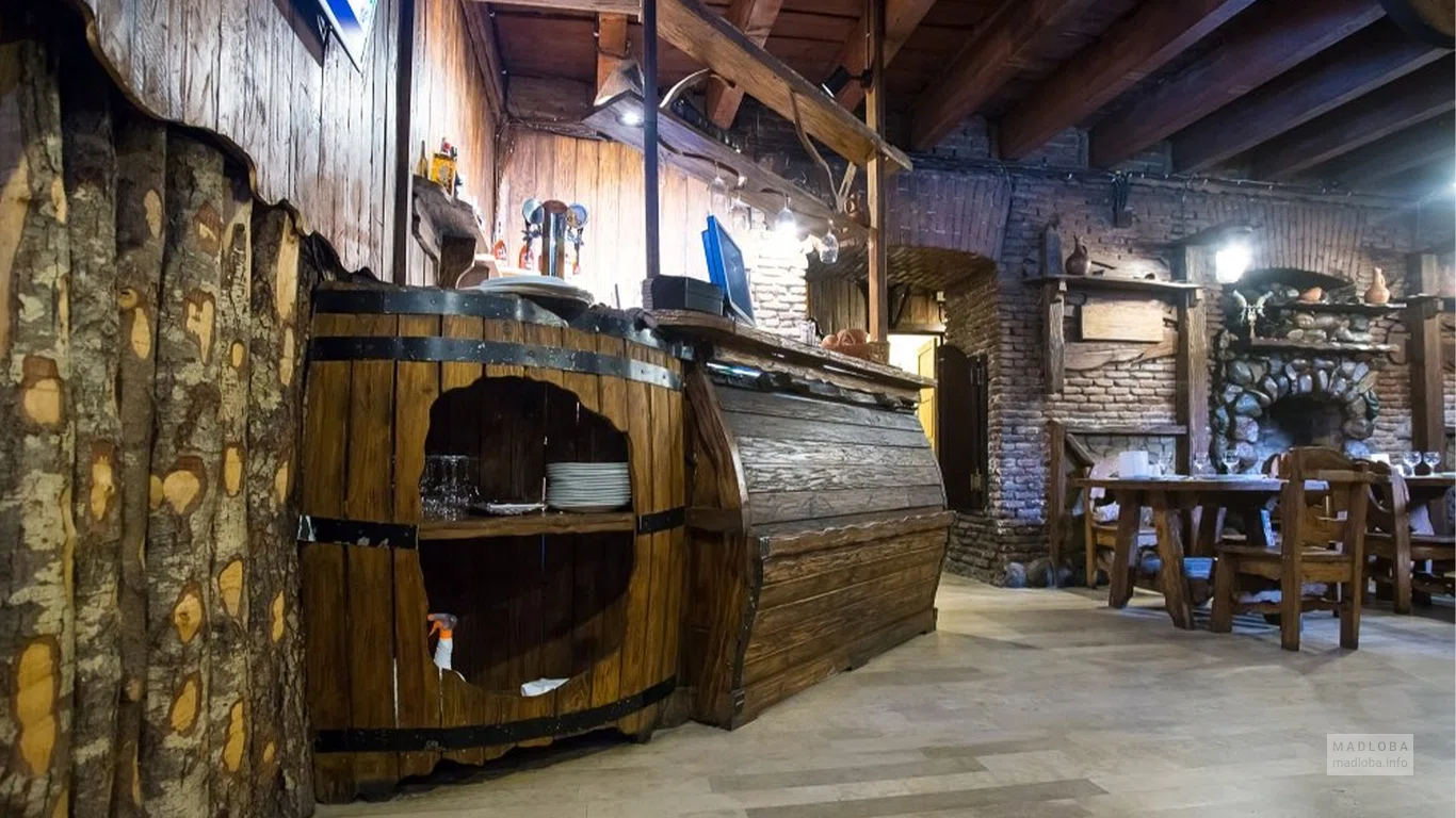Барная стойка в ресторане Bread&Wine